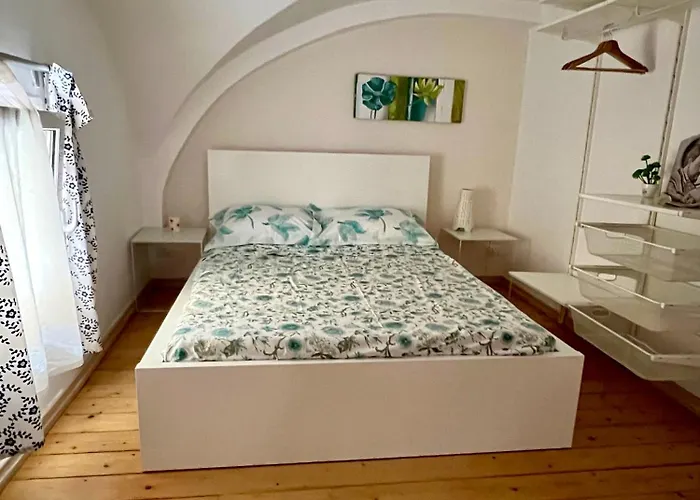 Giuly 1 Feriehus Catania